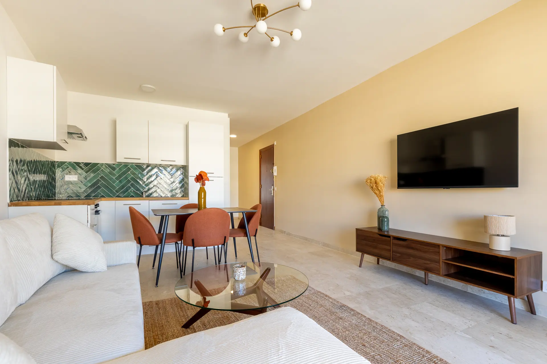 Je me sens entre des bons mains. J’ai jamais douté du soutien et de la confiance que Vestizy m’apporte.
J’ai aucun regret de notre collaboration.
Je suis deja au deuxieme investissement et j’en suis tres heureux et satisfait.