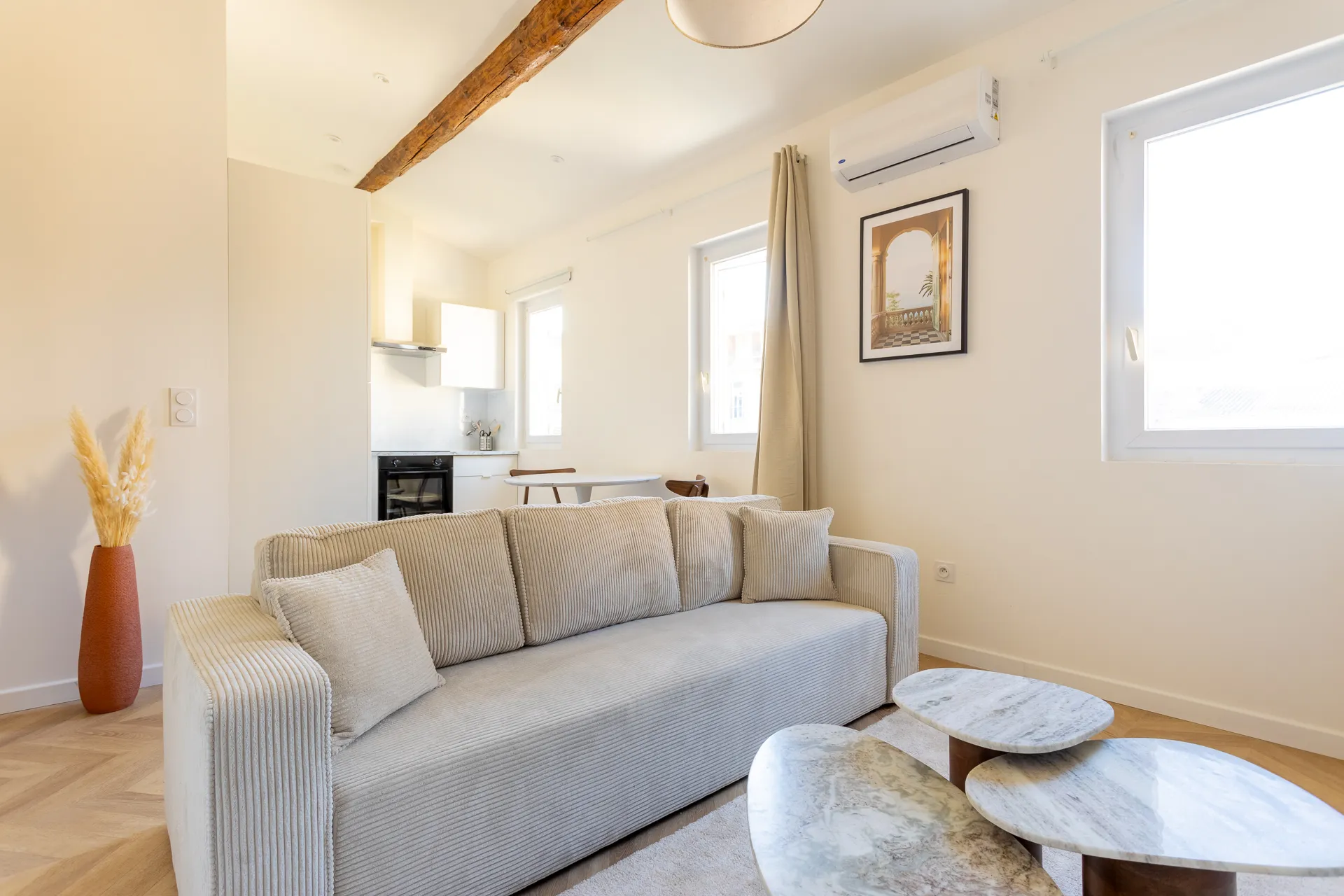 1er investissement immobilier réussi avec Vestizy. Du clé en main, du vrai. Recommandés par des amis, j’ai rapidement compris pourquoi. Nasser et ses équipes ont su m’apporter temps, conseil et expertise tout le long : recherche de biens, analyse financière, financement bancaire, travaux et décoration d’intérieur, jusqu’à la mise en location. Tout ça à distance, en respectant les délais et en faisant preuve d’une grande flexibilité. Je les remercie d’avoir été professionnels, efficaces et à l’écoute