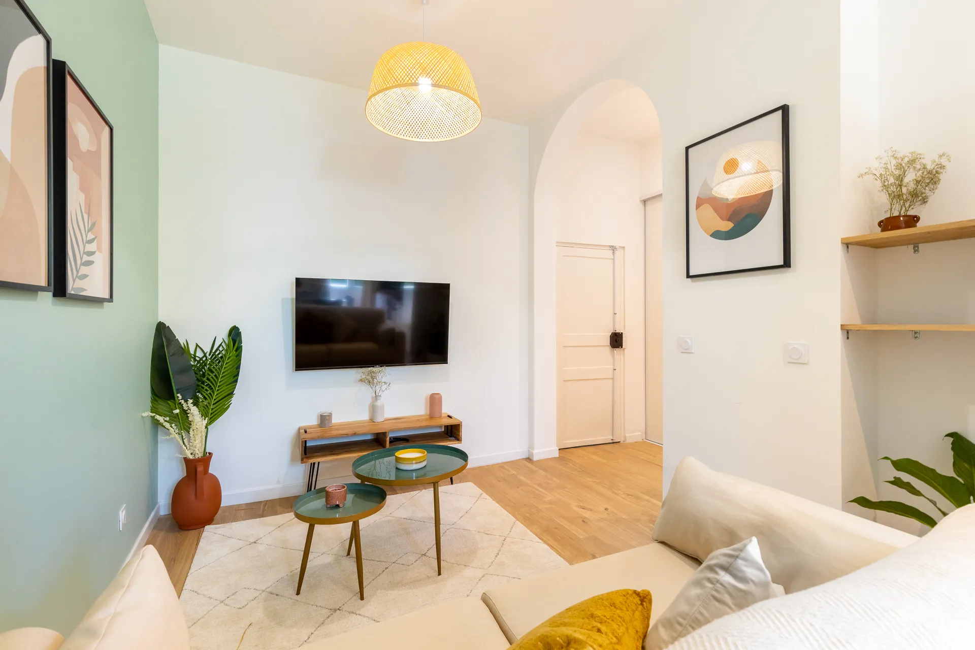 Je suis absolument ravi de mon expérience avec Vestizy ! Leur service est impeccable, et la qualité des biens proposés est au-delà de mes attentes.
Ce que j’ai apprécié particulièrement, c’est l’attention portée aux détails lors des travaux et le service client toujours disponible pour répondre à mes interrogations ainsi que de me tenir au courant de l'avancement dans chaque étape du projet. Je recommande vivement Vestizy pour leur professionnalisme et la qualité de leurs prestations.