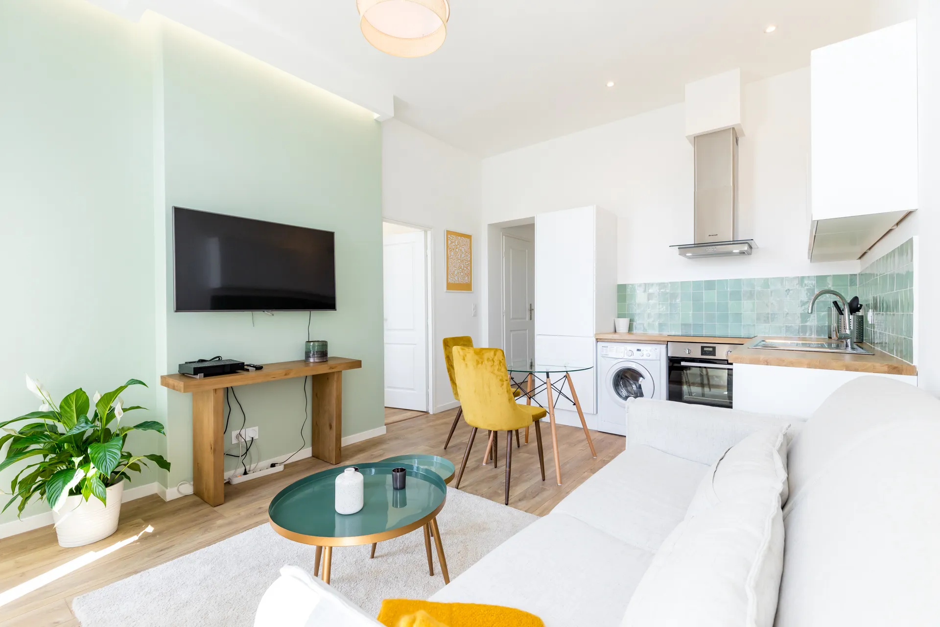 Après 2 projets réussis avec Vestizy, je recommande leurs services ! L'accompagnement sur toutes les phases a été professionnel et toujours pertinent, merci Vestizy 🙏