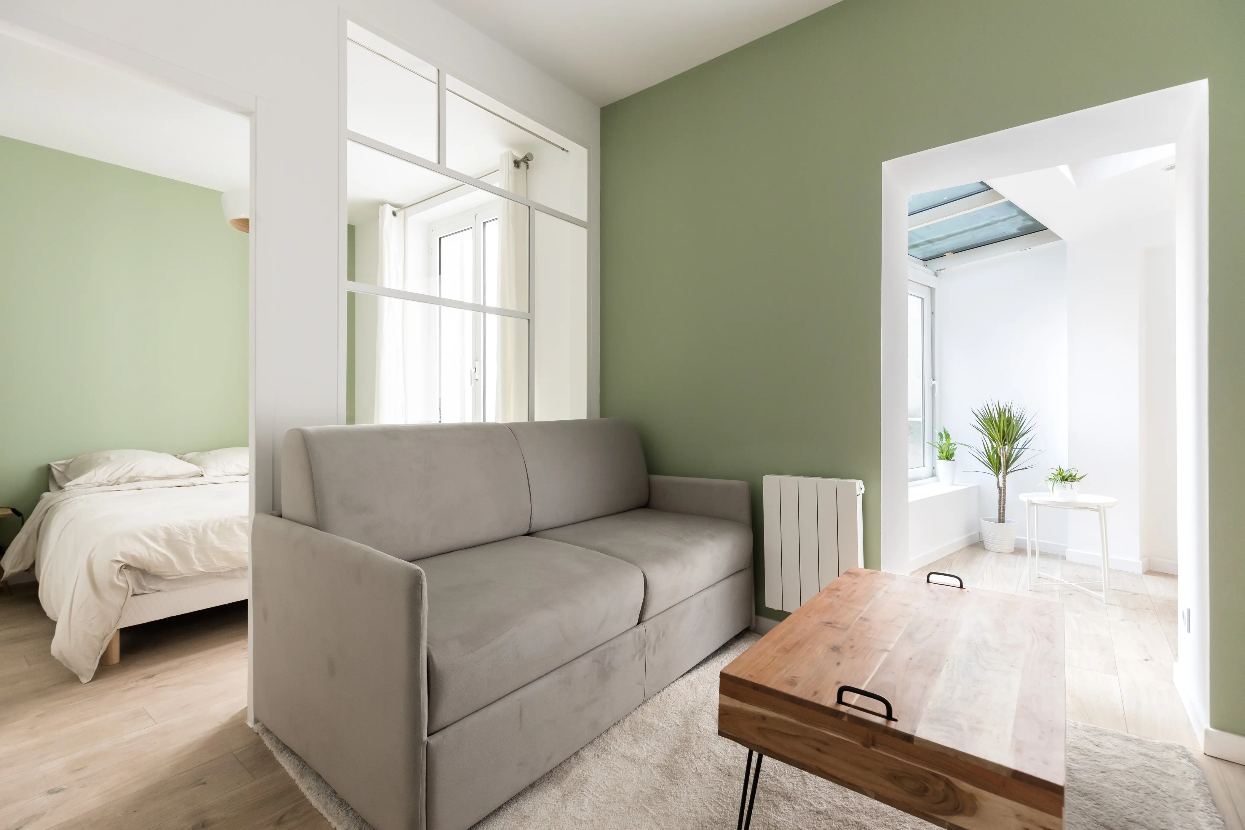 J’ai eu l’occasion de confier trois projets à Vestizy et je suis ravi du résultat à chaque fois. Leur équipe est à la fois professionnelle, réactive et à l’écoute de mes besoins. De la phase de conception à la livraison finale, tout s’est déroulé de façon fluide et dans les délais convenus. La qualité du travail fourni est irréprochable et les solutions proposées sont toujours innovantes. Je recommande vivement Vestizy à toute personne à la recherche d’un partenaire fiable et compétent !